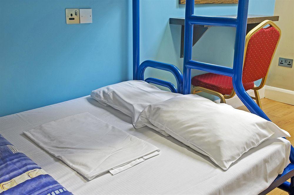 Isaacs Hostel Дублин Экстерьер фото