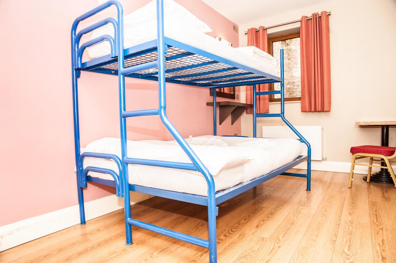 Isaacs Hostel Дублин Экстерьер фото