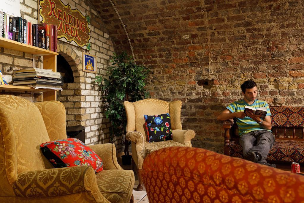 Isaacs Hostel Дублин Экстерьер фото